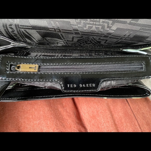 Ted Baker DOMINA Bag in Distinguishing Rose Crosshatch - Picture 9 of 16